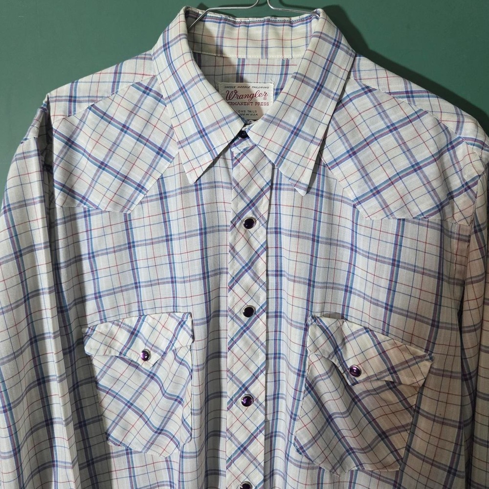Vintage 1970s white, purple and blue plaid.. Purple pearl snaps, long tails